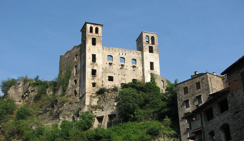 Dolceacqua, Castello dei Doria