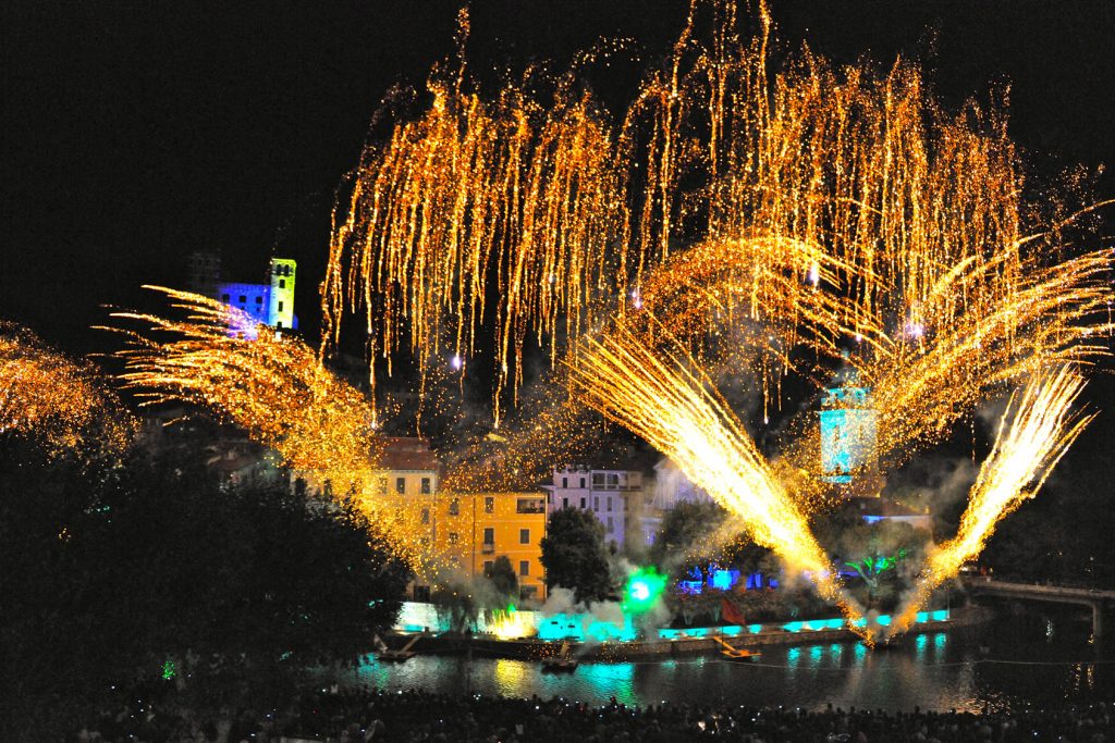 The August Fireworks are the most attractive Spectaclein Dolceacqua